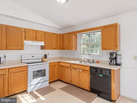 369 Metropolitan Blvd, Pasadena, MD 21122 photo 12