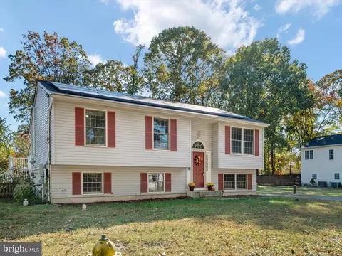 369 Metropolitan Blvd, Pasadena, MD 21122 photo 2