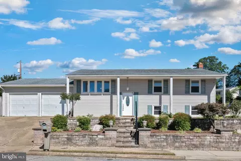 894 Laurie Ln, Glen Burnie, MD 21061