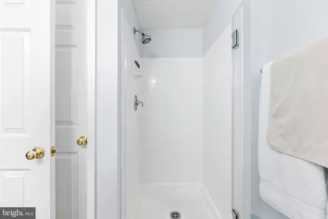 Bath - 716 Pine Drift Dr, Odenton, MD 21113 photo 2 of 3