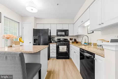 Kitchen - 716 Pine Drift Dr, Odenton, MD 21113 photo 2 of 5
