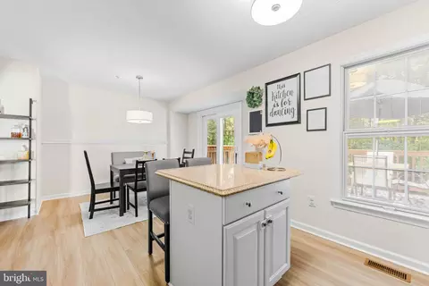 Kitchen - 716 Pine Drift Dr, Odenton, MD 21113 photo 5 of 5