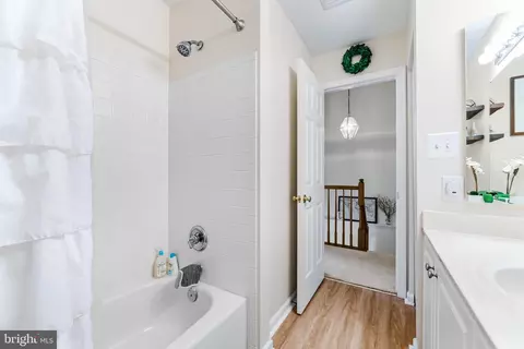 Entry Way - 716 Pine Drift Dr, Odenton, MD 21113 photo 5 of 6