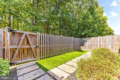 Exterior - 716 Pine Drift Dr, Odenton, MD 21113 photo 8 of 10