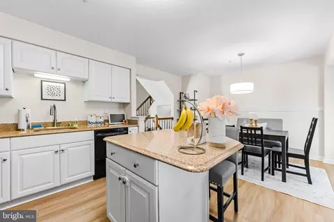 Kitchen - 716 Pine Drift Dr, Odenton, MD 21113 photo 3 of 5