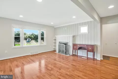 Living - 1 Colonial Dr, Linthicum, MD 21090 photo 3 of 5