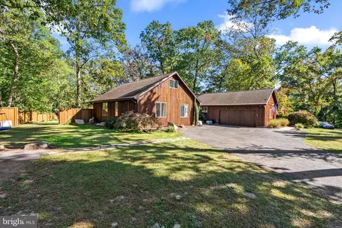 300 Christy Rd, Pasadena, MD 21122 photo 2