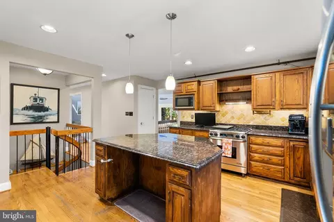 300 Christy Rd, Pasadena, MD 21122 photo 16