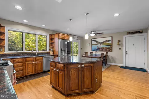 300 Christy Rd, Pasadena, MD 21122 photo 14