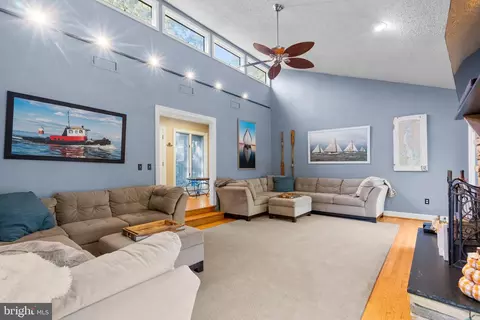 300 Christy Rd, Pasadena, MD 21122 photo 8