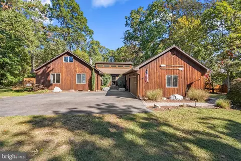 300 Christy Rd, Pasadena, MD 21122