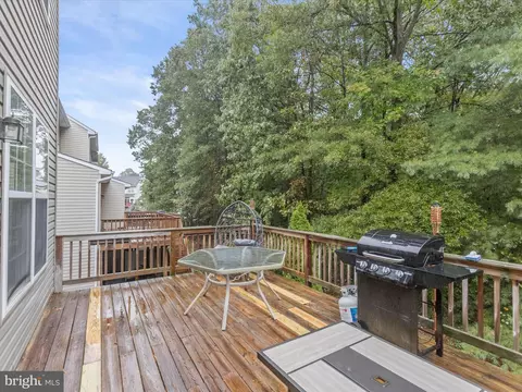 8011 Apple Valley Dr, Pasadena, MD 21122 photo 28