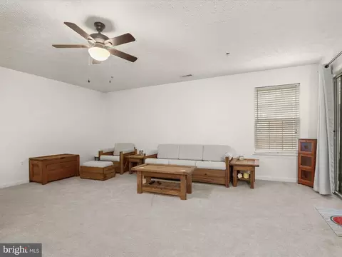 8011 Apple Valley Dr, Pasadena, MD 21122 photo 5
