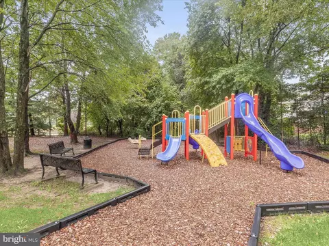 8011 Apple Valley Dr, Pasadena, MD 21122 photo 42