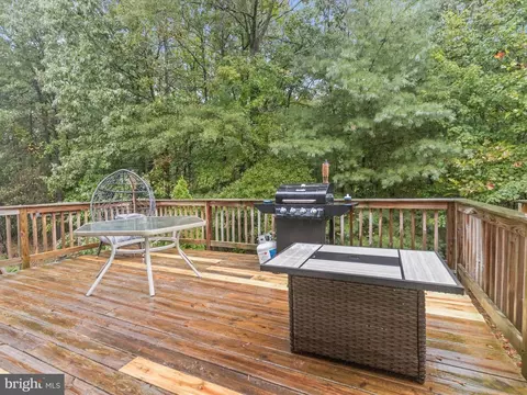 8011 Apple Valley Dr, Pasadena, MD 21122 photo 27