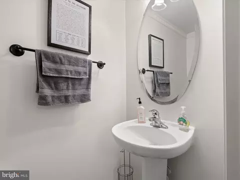 8011 Apple Valley Dr, Pasadena, MD 21122 photo 29