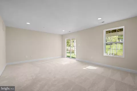 8423 Kendall Ct, Laurel, MD 20724 photo 17