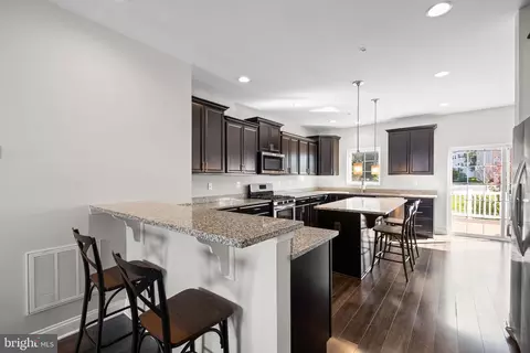 8423 Kendall Ct, Laurel, MD 20724 photo 4
