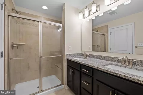 8423 Kendall Ct, Laurel, MD 20724 photo 12