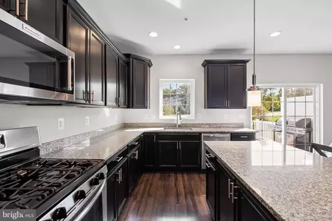 8423 Kendall Ct, Laurel, MD 20724 photo 3