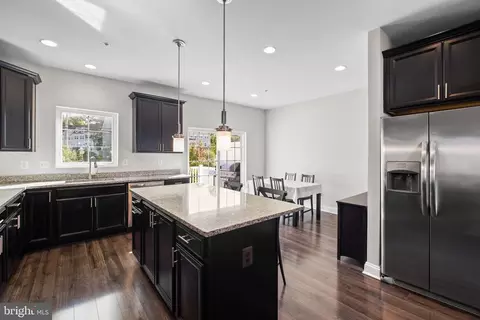 8423 Kendall Ct, Laurel, MD 20724 photo 5