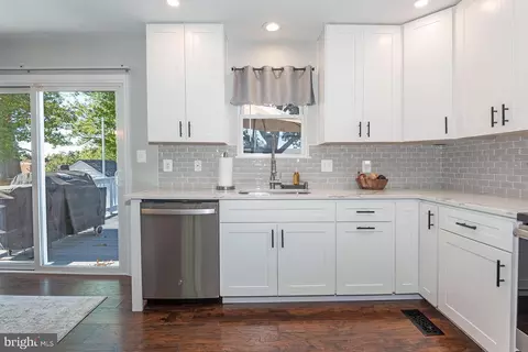 Kitchen - 313 Winston Rd, Pasadena, MD 21122 photo 2 of 2
