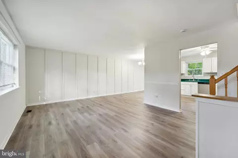 Living - 658 Cedar Dr, Pasadena, MD 21122 photo 2 of 6