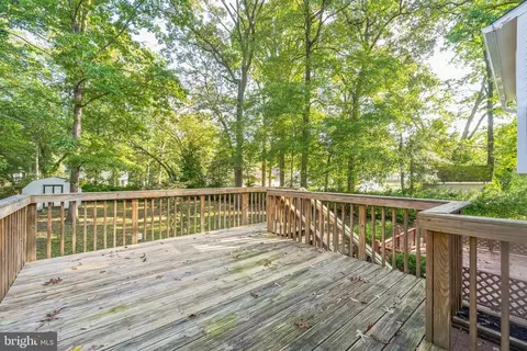 Exterior - 658 Cedar Dr, Pasadena, MD 21122 photo 5 of 6