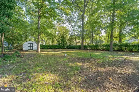 Exterior - 658 Cedar Dr, Pasadena, MD 21122 photo 4 of 6
