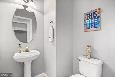 Bath - 7605 E Glenshire Ct, Severn, MD 21144 photo 1 of 6
