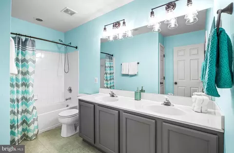 Bath - 7605 E Glenshire Ct, Severn, MD 21144 photo 5 of 6