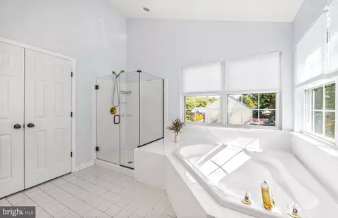 Bath - 7605 E Glenshire Ct, Severn, MD 21144 photo 3 of 6