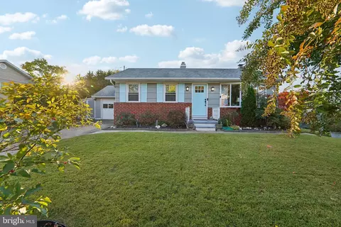 7948 E Shore Rd, Pasadena, MD 21122