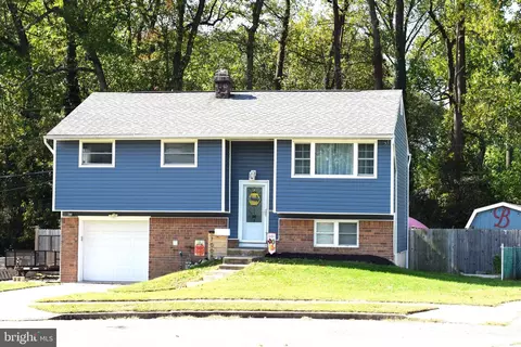 7008 Cresthaven Dr, Glen Burnie, MD 21061