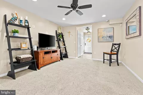 7730 W Shore Rd, Pasadena, MD 21122 photo 10