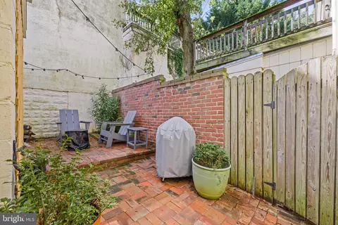 Exterior - 207 Clay St, Annapolis, MD 21401 photo 3 of 6