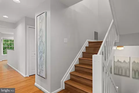 Entry Way - 122 Spring Place Way, Annapolis, MD 21401 photo 4 of 8