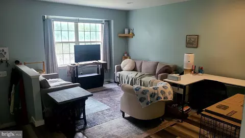 7804 Titan Ct, Pasadena, MD 21122 photo 5