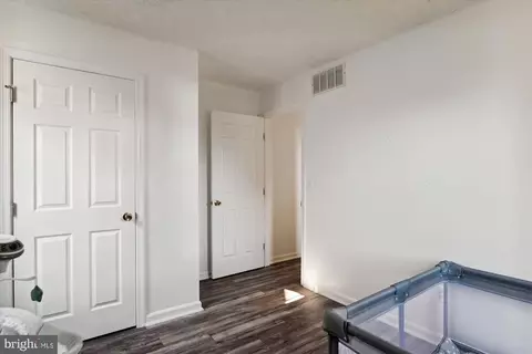 Entry Way - 7835 Catherine Ave, Pasadena, MD 21122 photo 5 of 7