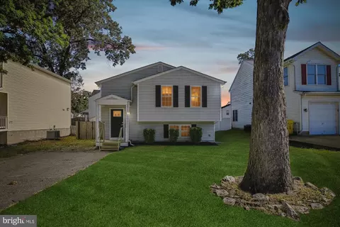 7835 Catherine Ave, Pasadena, MD 21122