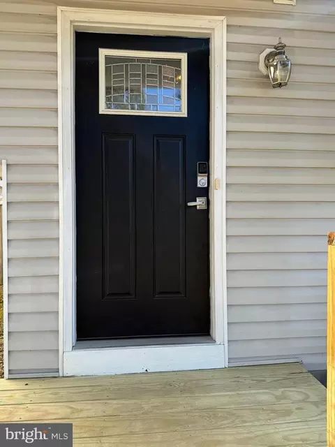 Exterior - 7835 Catherine Ave, Pasadena, MD 21122 photo 4 of 15