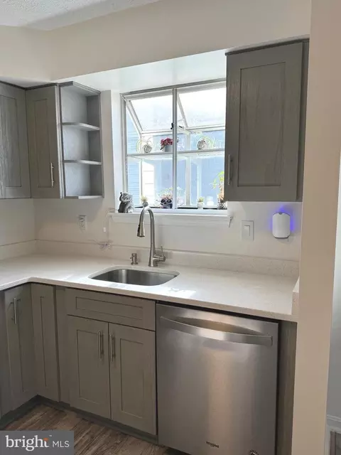 Kitchen - 7835 Catherine Ave, Pasadena, MD 21122 photo 6 of 6