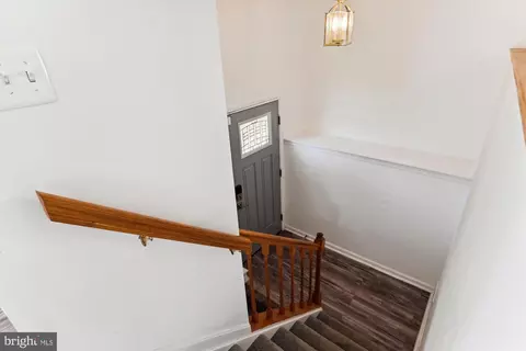 Entry Way - 7835 Catherine Ave, Pasadena, MD 21122 photo 1 of 7