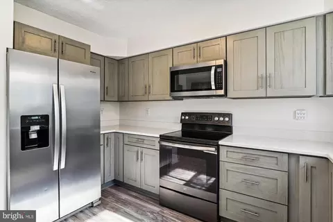 Kitchen - 7835 Catherine Ave, Pasadena, MD 21122 photo 2 of 6