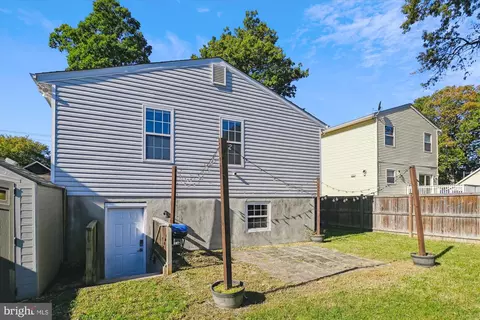 Exterior - 7835 Catherine Ave, Pasadena, MD 21122 photo 12 of 15