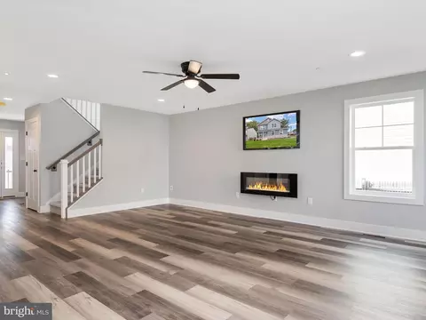 Living - 7819 Outing Ave, Pasadena, MD 21122 photo 1 of 3