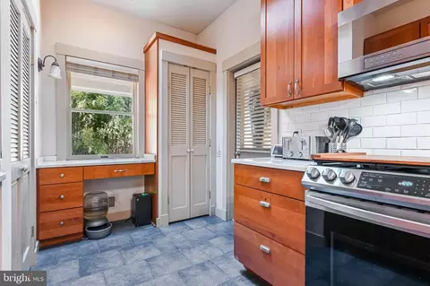 Kitchen - 4921 Idlewilde Rd, Shady Side, MD 20764 photo 4 of 4