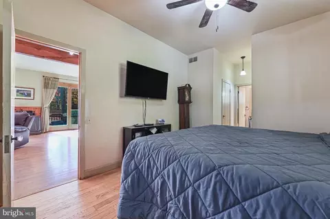 Bedroom - 4921 Idlewilde Rd, Shady Side, MD 20764 photo 2 of 12