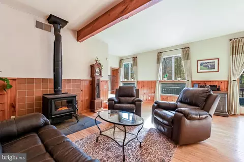 Living - 4921 Idlewilde Rd, Shady Side, MD 20764 photo 1 of 5