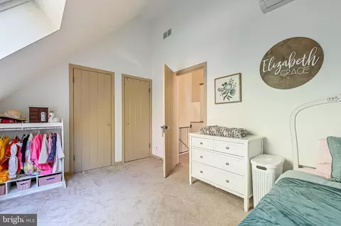 Bedroom - 4921 Idlewilde Rd, Shady Side, MD 20764 photo 7 of 12